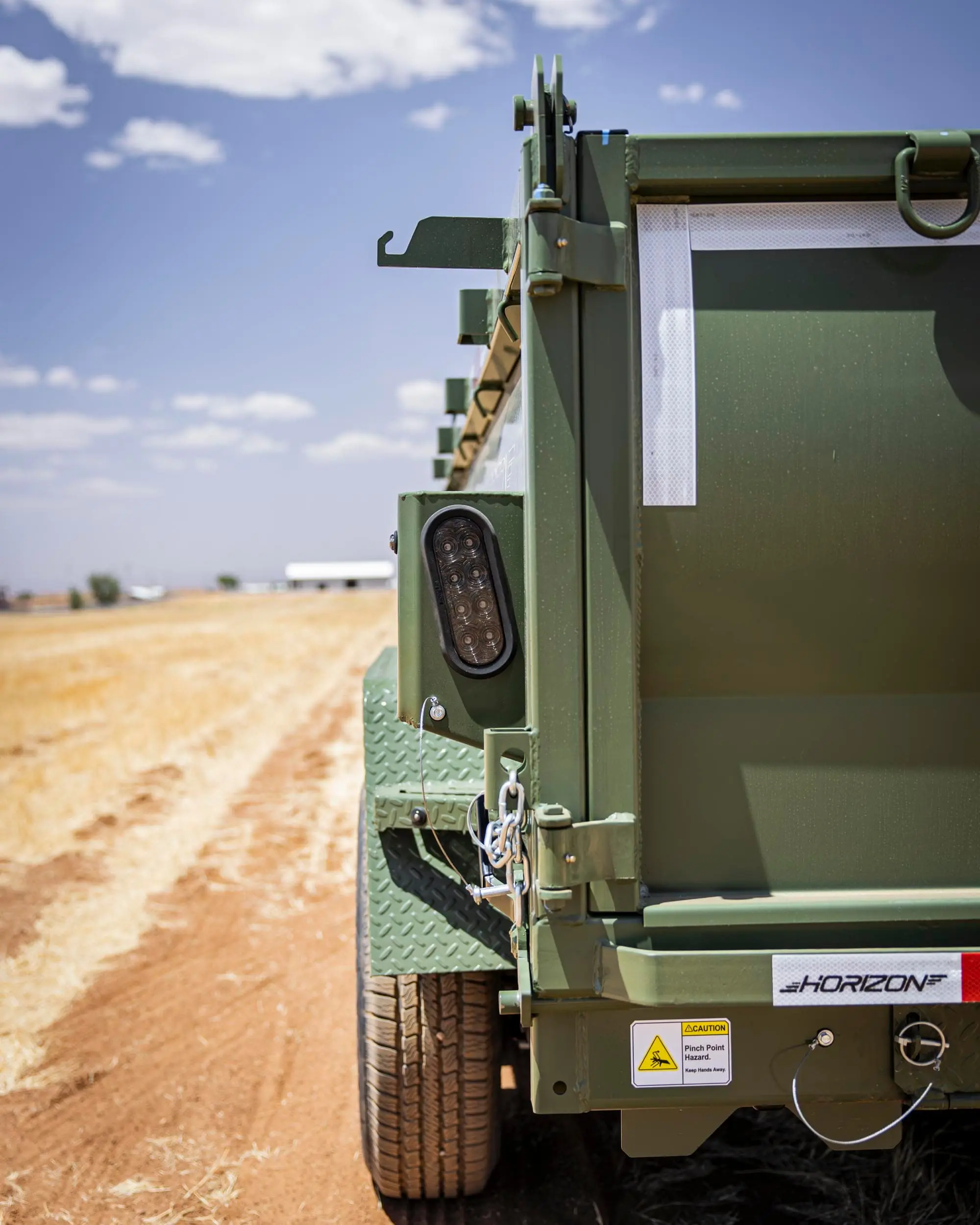 horizon trailers img